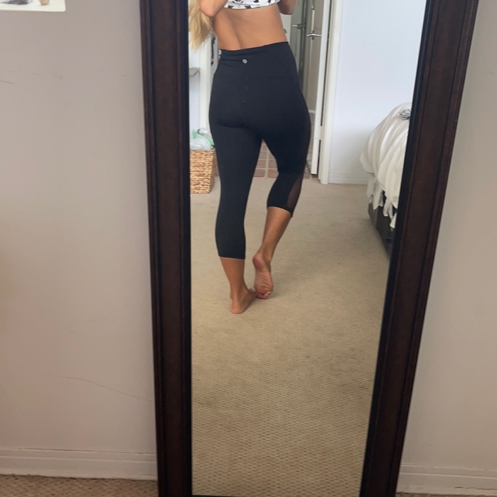 Carpi lululemon leggings with mesh